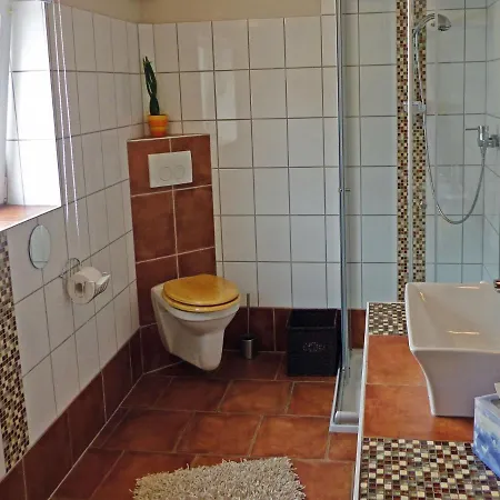 Anitas Landerlebnis 公寓 *